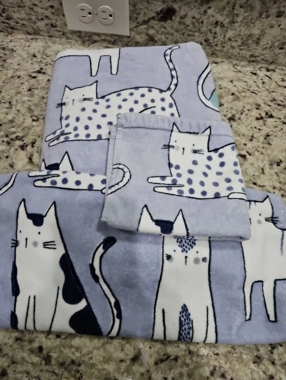 Artisan NY Home - Cartoon Cats Themed Novelty Bathroom Towel Set EUC